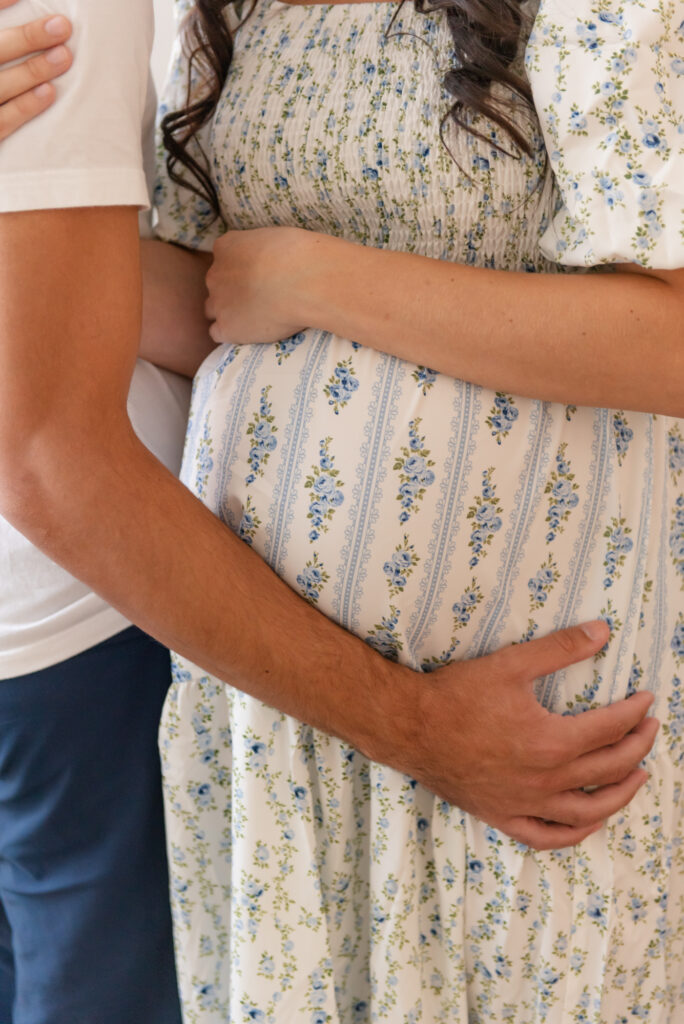 Cute baby bump during maternity session in Hurricane, Utah